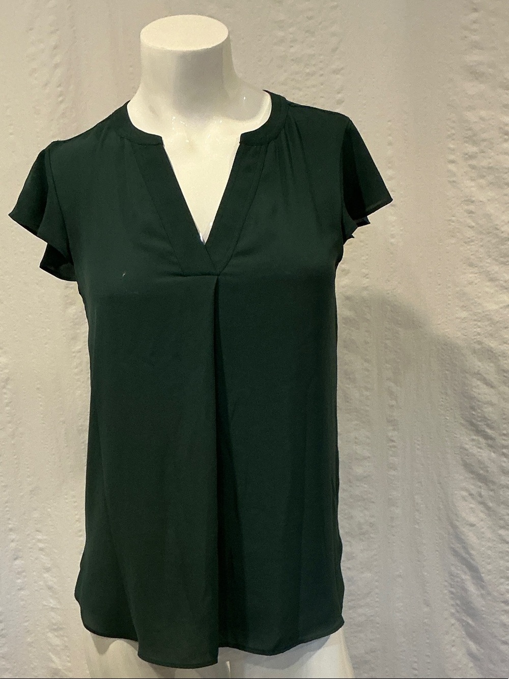 Banana Republic Emerald Green Split Neck Blouse Cap Sleeve Business Casual Top